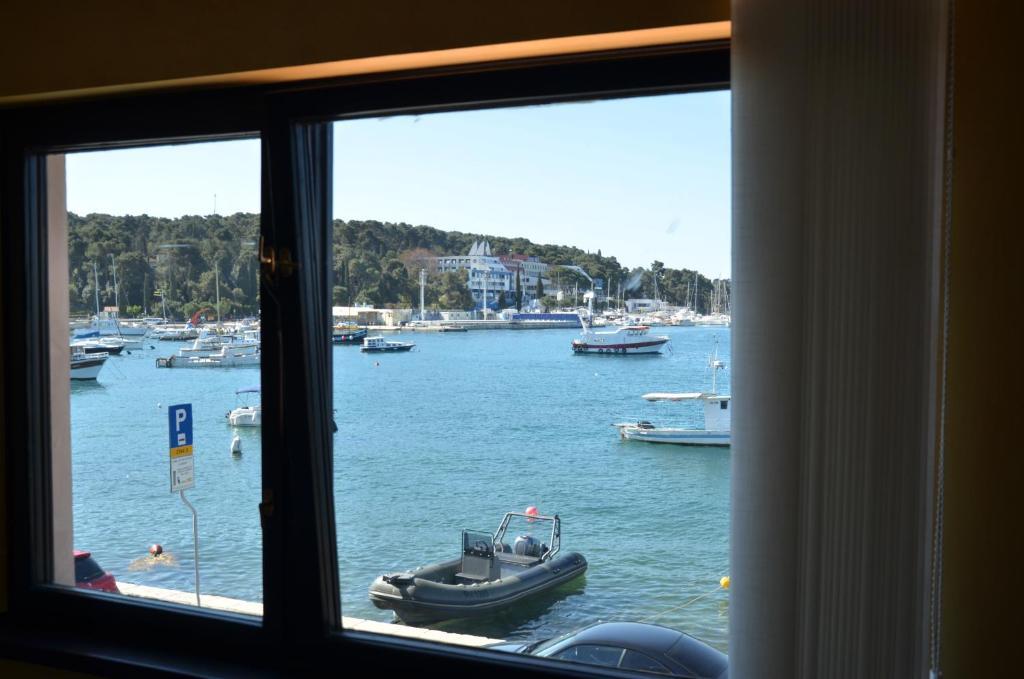 Apartments Ana City Rovinj Pokoj fotografie